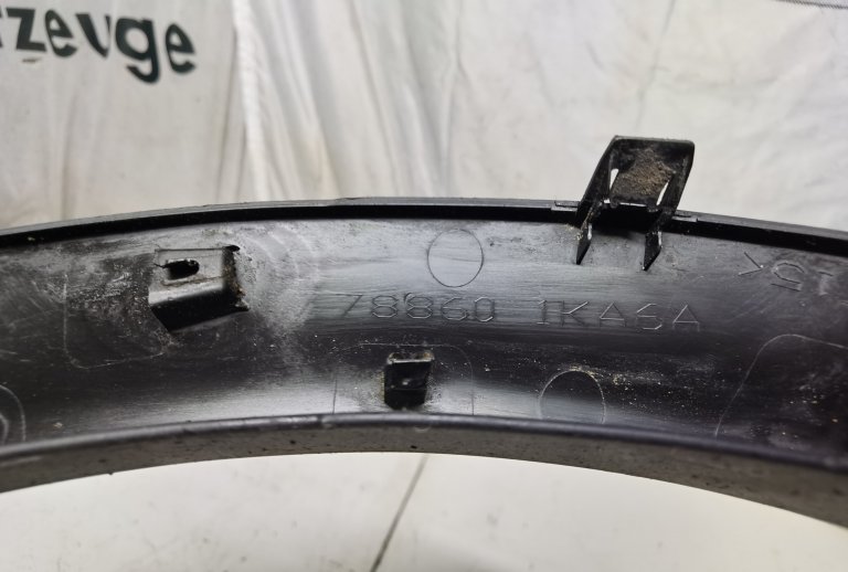788601KA6A Накладка заднего крыла правого Nissan Juke F15 NISSAN - detaluga.ru