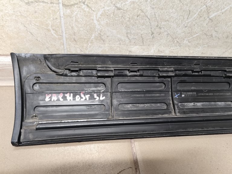 7L6839787G9B9 Накладка двери задней левой VW Touareg VAG - detaluga.ru