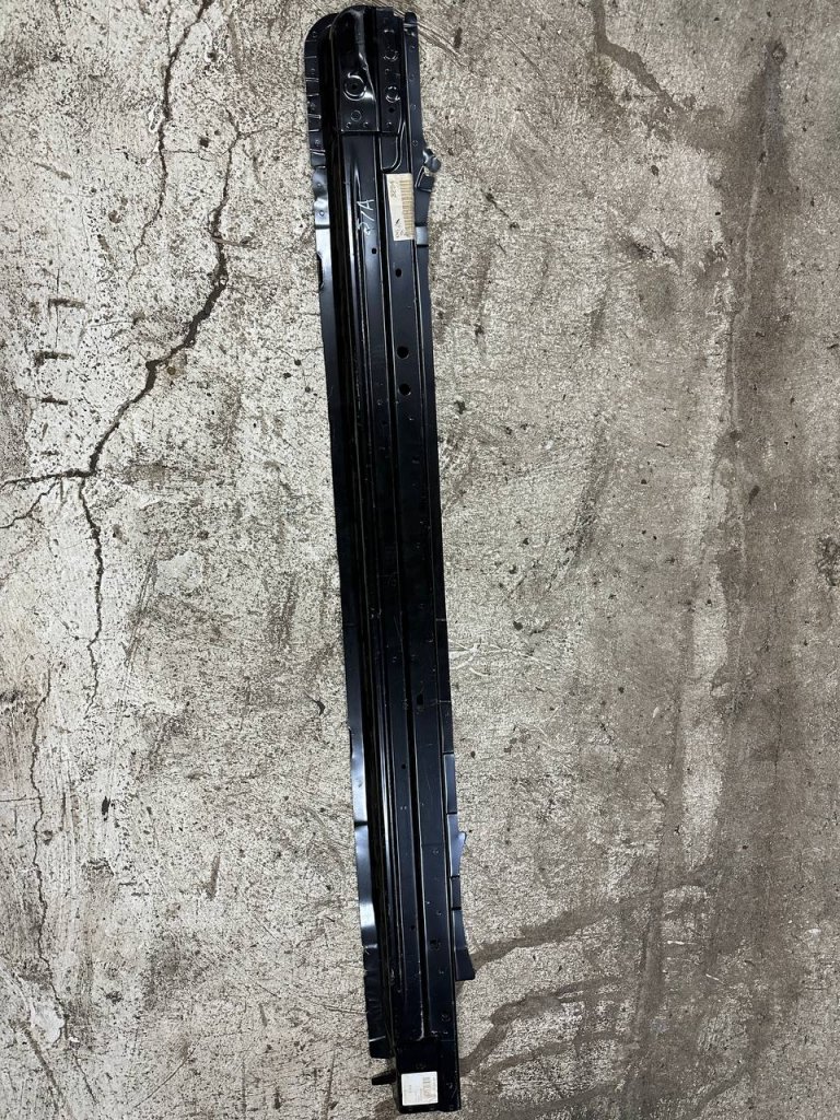 76425EL030 Порог левый NISSAN - detaluga.ru