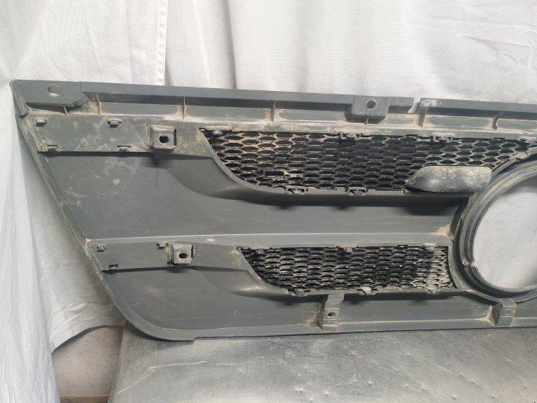 A9437501418 Решетка радиатора Mercedes Benz Actros MP3 Mercedes-Benz - detaluga.ru