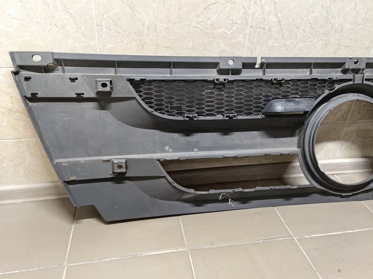 A9437501418 Решетка радиатора Mercedes Benz Actros MP3 Mercedes-Benz - detaluga.ru