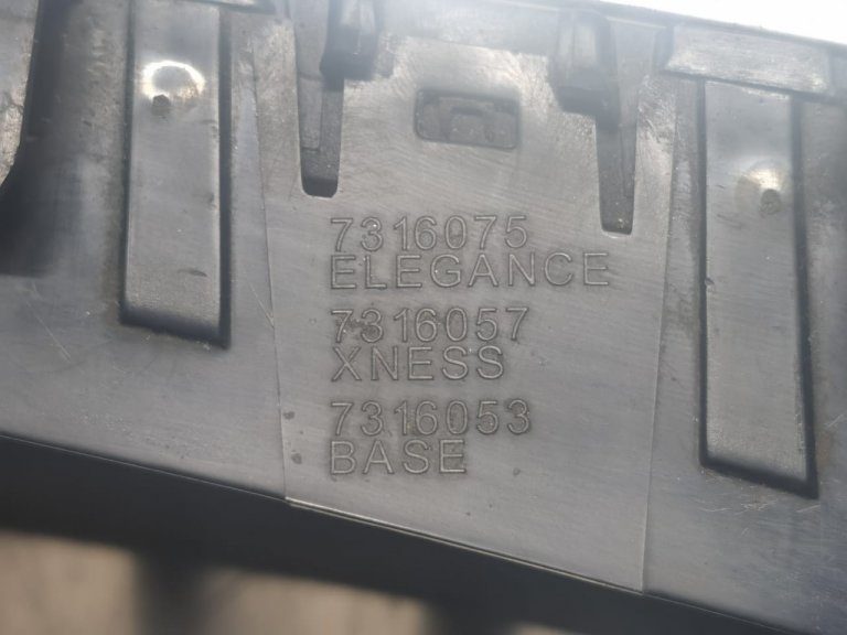 51118069325 Решетка радиатора левая BMW X5 F15 BMW - detaluga.ru