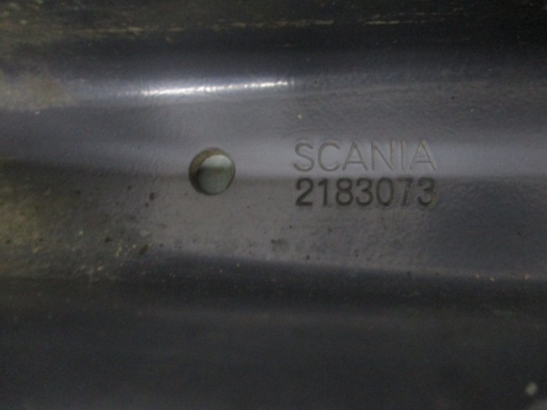 1490909 Кронштейн замка кабины левый Scania 5 series Scania - detaluga.ru