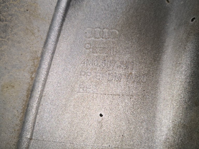4M0807434EKA8 Спойлер заднего бампера Audi Q7 [4M] VAG - detaluga.ru