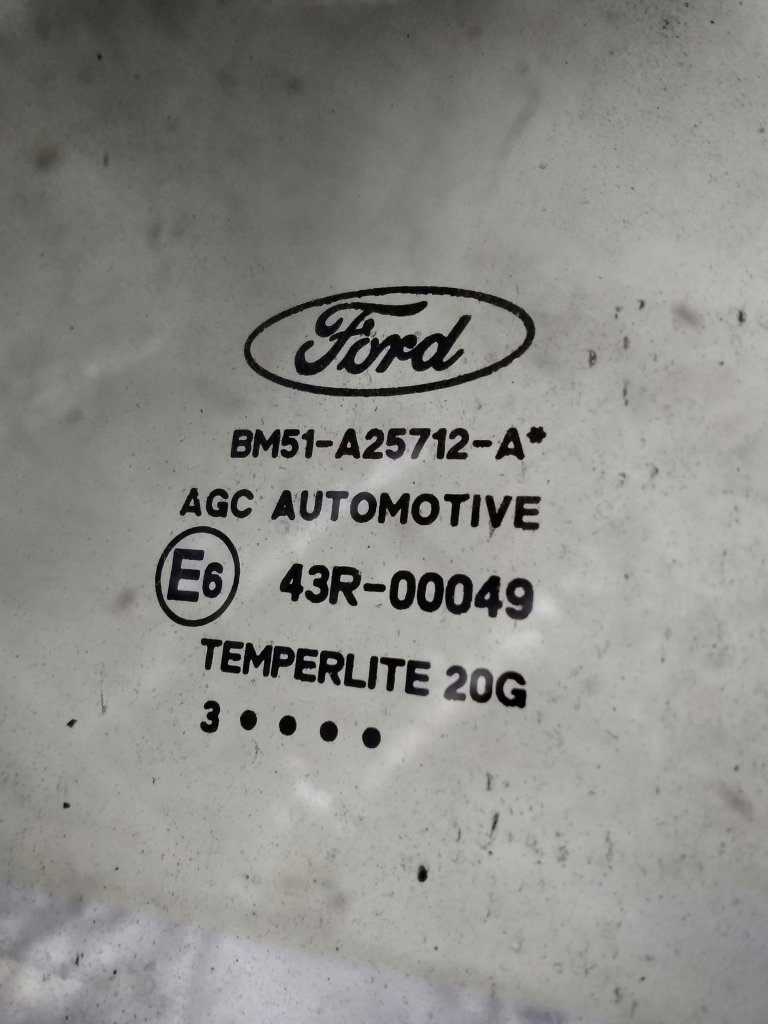 43R00049 Стекло заднее правое Ford Focus 3 FORD - detaluga.ru