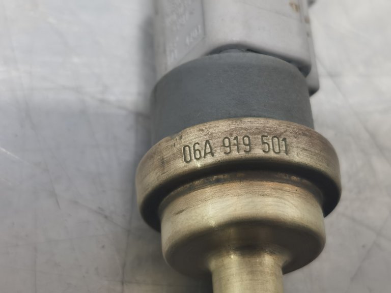 06A919501A Датчик температуры охлаждающей жидкости VW Caddy VAG - detaluga.ru