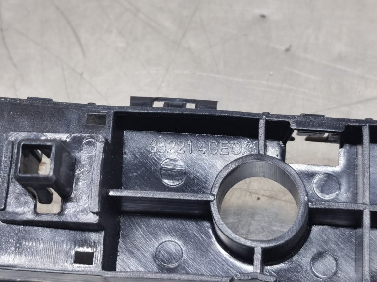 852214CE0A Кронштейн заднего бампера левый Nissan X-Trail T32 NISSAN - detaluga.ru