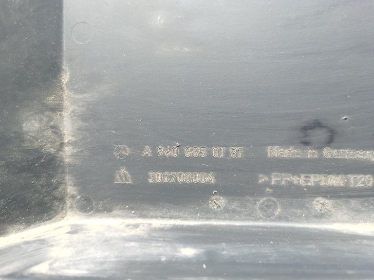 A9608850181 Решетка радиатора нижняя Mercedes-Benz Actros MP4 Mercedes-Benz - detaluga.ru
