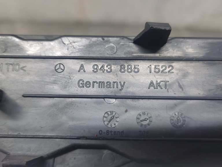 A9438851522 Накладка переднего бампера правая Mercedes Benz Actros MP3 Mercedes-Benz - detaluga.ru
