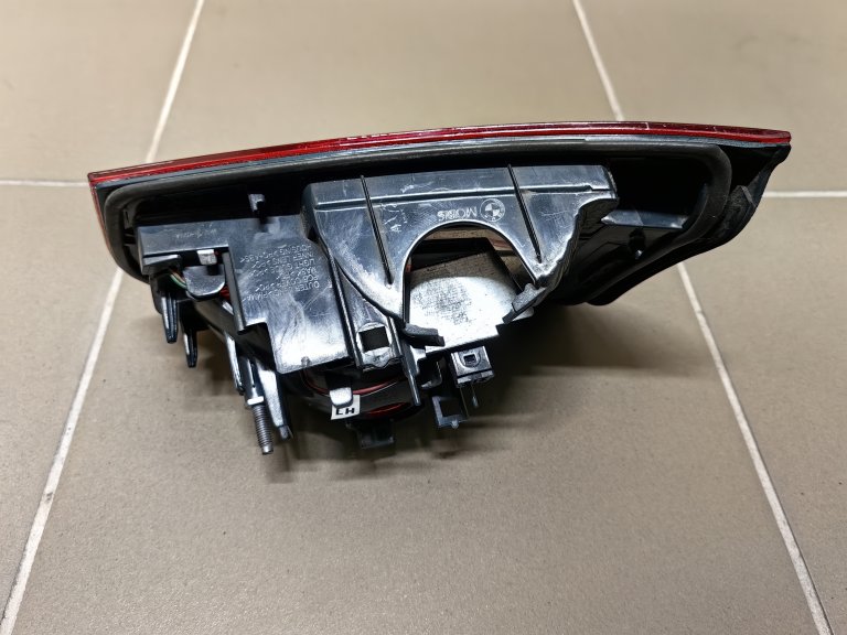 18361112 Фонарь крышки багажника задний левый Bmw 3-Series F30 BMW - detaluga.ru