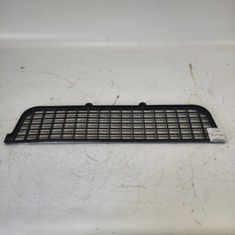 5010578348 Решетка в бампер Renault Premium 2  нижняя Renault - detaluga.ru