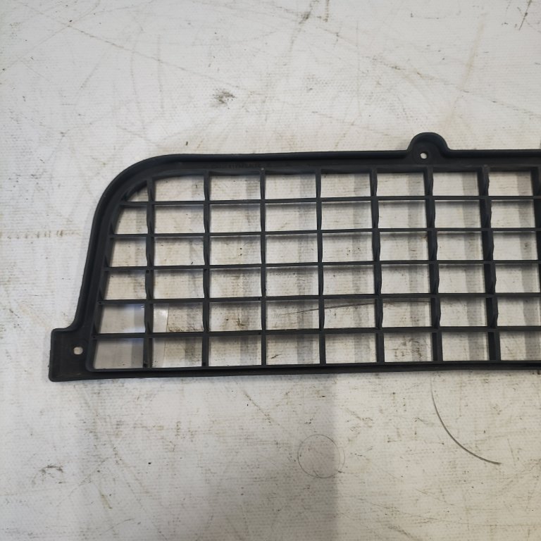 5010578348 Решетка в бампер Renault Premium 2  нижняя Renault - detaluga.ru