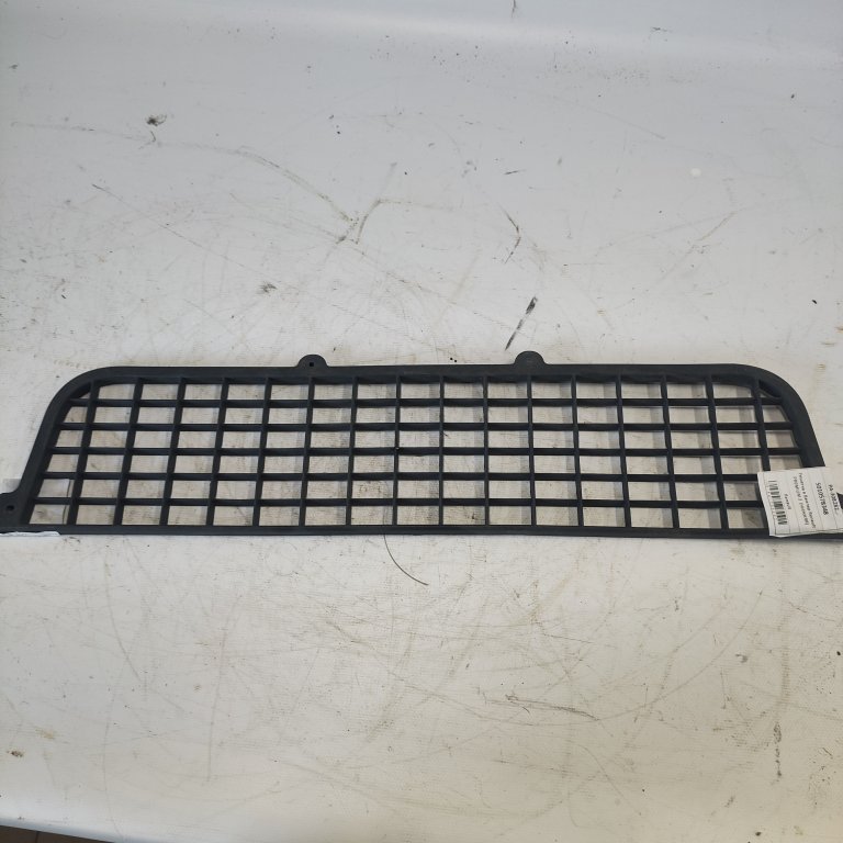 5010578348 Решетка в бампер Renault Premium 2  нижняя Renault - detaluga.ru
